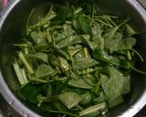 Foto langkah ke 2 dari resep Tumis Kangkung Saus Tiram Simple.