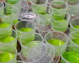 Foto langkah ke 3 dari resep Puding Cup Rainbow.
