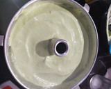 Foto langkah ke 6 dari resep Chiffon Cake Pandan - Lembut seperti kapas.