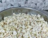 Foto langkah ke 2 dari resep Popcorn (butter caramel).