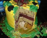 A picture of step 5 of Vanilla and red velvet cake.