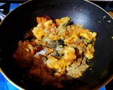 A picture of step 3 of Chorbi Diye Ghoogni (Watana Sabzi Using Mutton Fats).