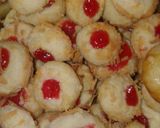 Foto langkah ke 7 dari resep Thumbprint cookies lebaran.