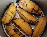 Foto langkah ke 1 dari resep Bola Bola Pisang Cokelat.