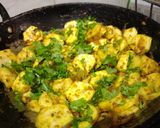 A picture of step 3 of Kacche kele ki sabzi.