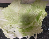 Foto del paso 3 de la receta: Chucrut casero, o col fermentada con manzana. Es una fuente de bacterias probióticas