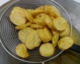 Foto langkah ke 1 dari resep Bola-bola kentang kornet kriwil.