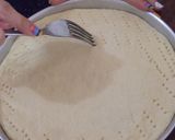 Foto langkah ke 4 dari resep Pizza sosis mozarella empuk.