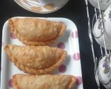 A picture of step 5 of Suji ke ladu with tea.