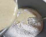 Foto langkah ke 4 dari resep Banana Cake Ala Farah Quinn (2 telur, moist tanpa mixer).