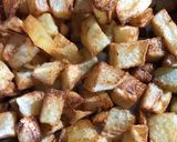 Foto del paso 1 de la receta: Tortilla de papa y panchos🤍🥔