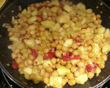 Foto del paso 2 de la receta: Garbanzos salteados con verduras