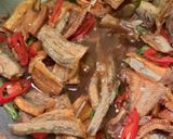 Foto langkah ke 3 dari resep Ikan asin masak asam.