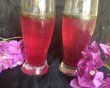 A picture of step 3 of Rose mint mocktail.
