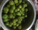A picture of step 1 of Lili Haldal nu sakorKacchi haldi ki sabhi.