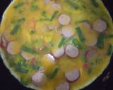 Foto langkah ke 2 dari resep 10. Dadar Telur Sosis.