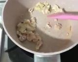 Foto langkah ke 2 dari resep MPASI Ayam Jamur Kecap.