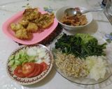 Foto langkah ke 3 dari resep Lotek Sayur Tak Pakai Cobek.