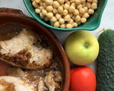 Foto del paso 1 de la receta: Ensalada templada de pollo con garbanzos, verduritas y manzana en 5’