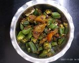 भेंडीची भाजी (bhendi chi bhaji recipe in marathi) रेसिपी स्टेप 6 फोटो 