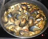 Foto del paso 3 de la receta: Calamares y mejillones con verduras
