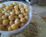 A picture of step 1 of Chana phulki chaat.