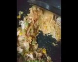 A picture of step 5 of Bread chicken veg noodles pockets.