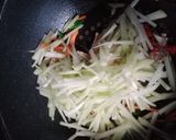 Foto langkah ke 3 dari resep Tumis Labu Siam dengan Acar Kimchi.