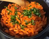 Une image de l'étape 14 de Carottes au lard et poivron vert.