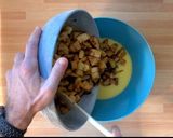 Foto del passaggio 5 della ricetta Torta Fit di Mele con Crumble di Cocco e Noci