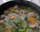 Foto langkah ke 3 dari resep Sup oyong bakso enak.