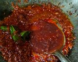 Gambar langkah 3 resipi Ayam Masak Merah Simple.