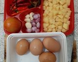 Foto langkah ke 1 dari resep Balado Kentang Telur 🍛.