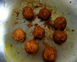 A picture of step 4 of Rajasthani Kachori.