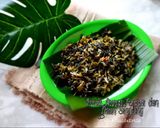 Foto langkah ke 4 dari resep Tumis bunga pepaya dan daun singkong.
