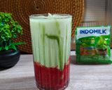 Foto langkah ke 6 dari resep Strawberry Creamy Matcha.