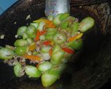 Foto langkah ke 4 dari resep Kepala Tongkol Kuah Asam Pedas Belimbing Wuluh.