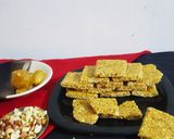 A picture of step 3 of Peanuts Til Gur Chikki.