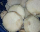 A picture of step 1 of White yam and tomatoes stew.