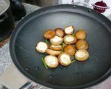 A picture of step 1 of Fried Fresh Shiitake Mushrooms with Soy Sauce.