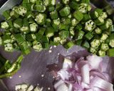 भिंडी की सब्जी (Bhindi ki sabji recipe in Hindi) रेसिपी चरण 1 फोटो