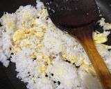 Foto langkah ke 3 dari resep Nasi goreng manis gurih.