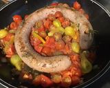 Une image de l'étape 11 de Saucisse à l'ancienne aux trois tomates, ail fumé, oignon de roscoff et romarin frais.
