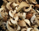 Foto del paso 7 de la receta: Pasta con salsa funghi / salsa de setas