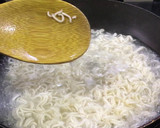 இரண்டே நிமிடத்தில் காரசாரமான மேகி...! (Spicy Maggi Just in 2 Minutes recipe in tamil) ரெசிபி ஸ்டேப் 1 புகைப்படம்
