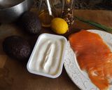 Foto del paso 1 de la receta: Crema de salmón con aguacate y lima