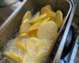 Foto del paso 4 de la receta: Pechuga de pollo en salsa con patatas a lo pobre