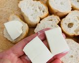 Hình bước làm 2 của món Bánh mì phô mai với cá hồi xông khói