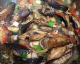 Foto langkah ke 4 dari resep 162. Ikan Tongkol Cabe Merah.