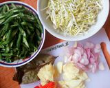 Foto langkah ke 1 dari resep Tumis Kacang Panjang Tauge.